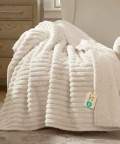 Waterproof Comfy Fleece Dog Blanket for Large Dogs